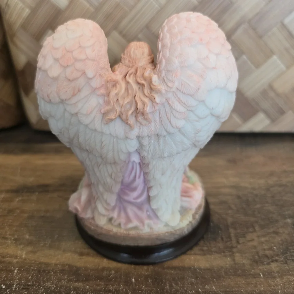 Gift Collection Kneeling Angel on Wood Base Christmas Decor‎ Baby Jesus Ceramic